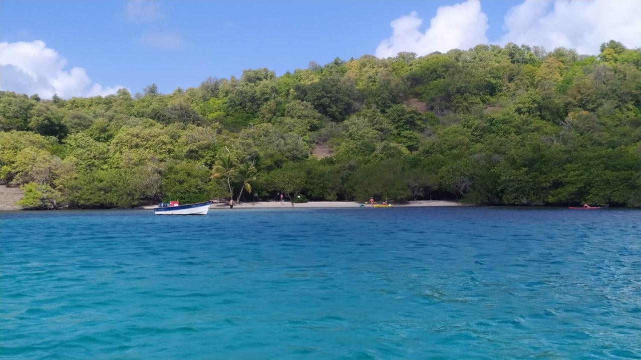 A L'Arche Bleue Hotell Le Robert Eksteriør bilde